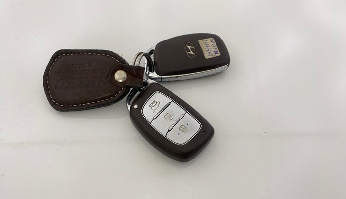 2017 Hyundai Creta SX PLUS AT 1.6 PETROL, Petrol, Automatic, 68,664 km, Key Close Up