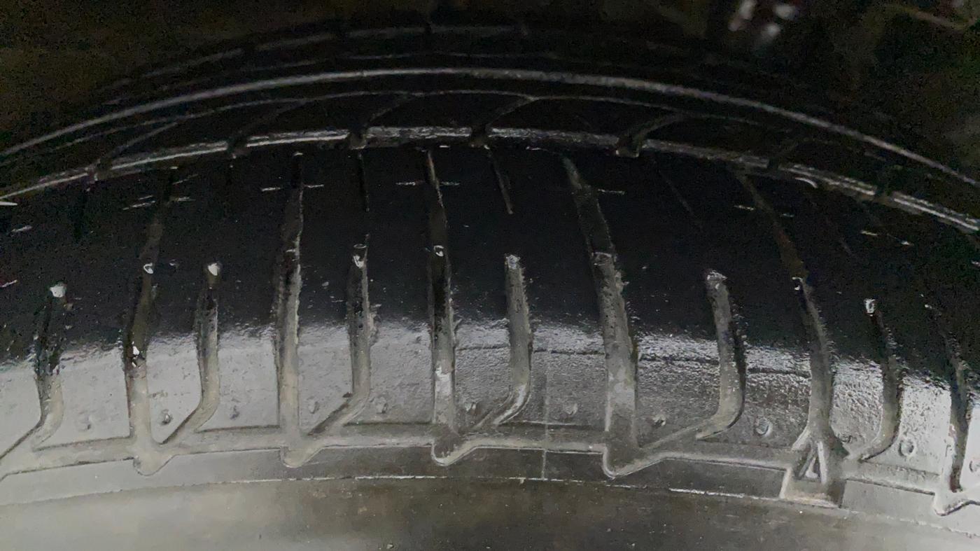 2018 Hyundai Verna 1.6 CRDI SX + AT, Diesel, Automatic, 66,883 km, Right Rear Tyre Tread