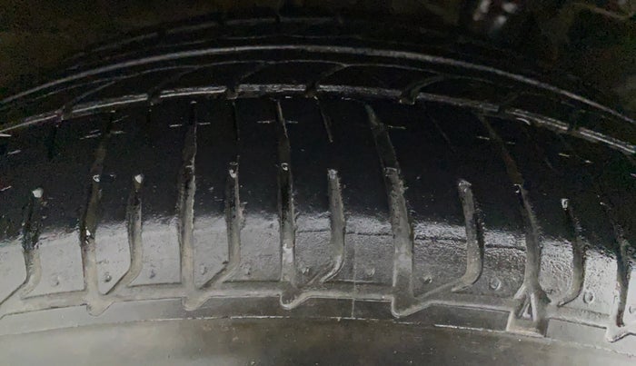 2018 Hyundai Verna 1.6 CRDI SX + AT, Diesel, Automatic, 66,883 km, Right Rear Tyre Tread