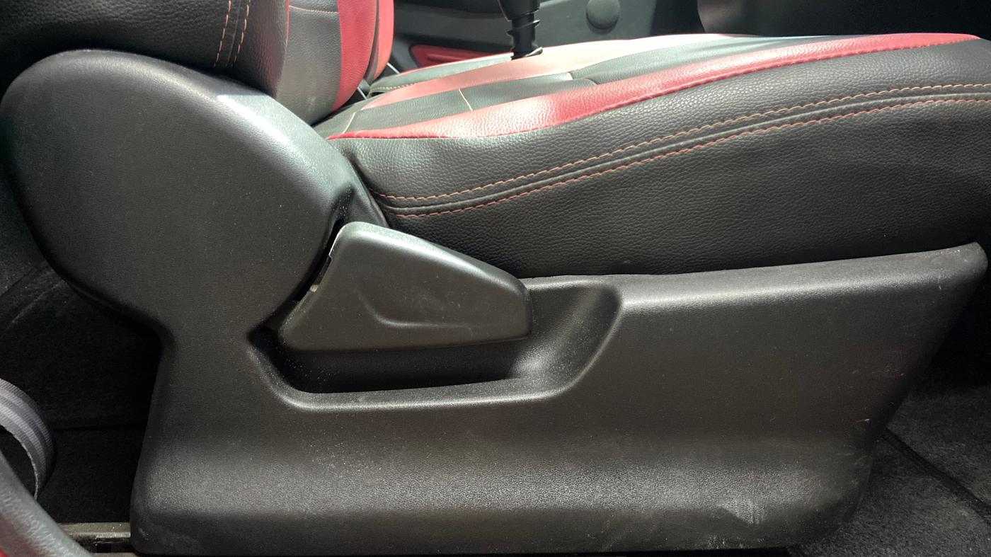 2017 Datsun Redi Go T(O) 1.0, Petrol, Manual, 18,297 km, Driver Side Adjustment Panel
