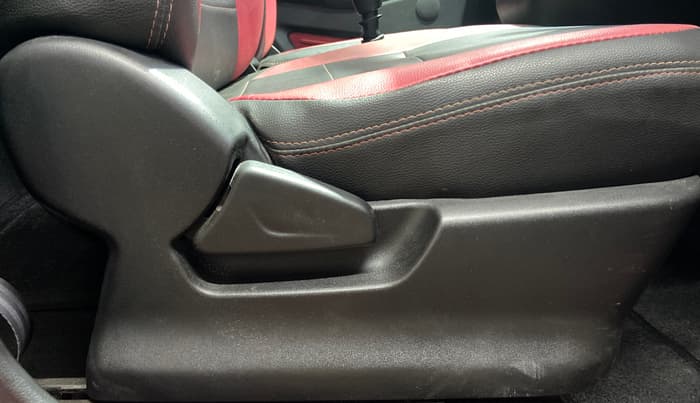 2017 Datsun Redi Go T(O) 1.0, Petrol, Manual, 18,297 km, Driver Side Adjustment Panel