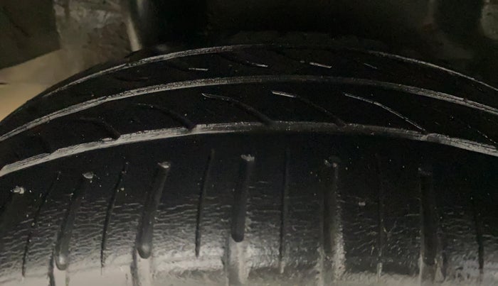 2015 Honda Amaze 1.2L I-VTEC S, Petrol, Manual, 50,278 km, Right Rear Tyre Tread