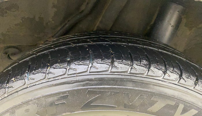 2015 Honda Amaze 1.2L I-VTEC S, Petrol, Manual, 51,855 km, Left Rear Tyre Tread