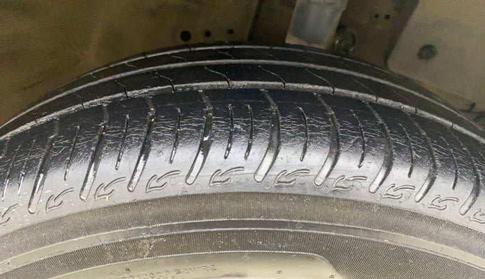 2015 Honda Amaze 1.2L I-VTEC S, Petrol, Manual, 51,855 km, Right Front Tyre Tread