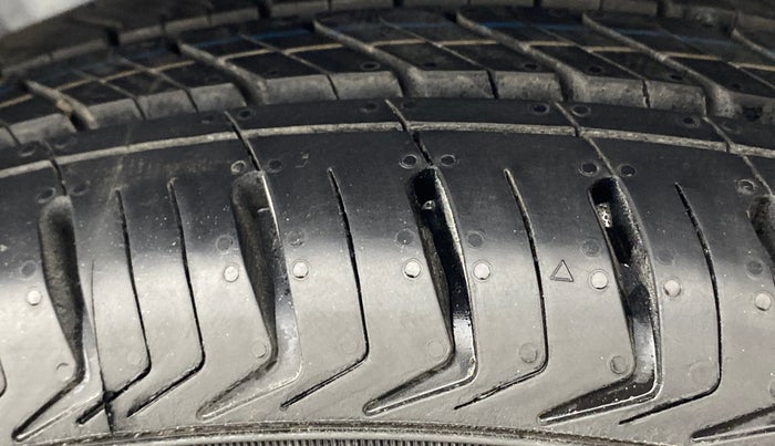 2018 Hyundai Elite i20 ASTA 1.2  CVT, Petrol, Automatic, 42,844 km, Right Rear Tyre Tread