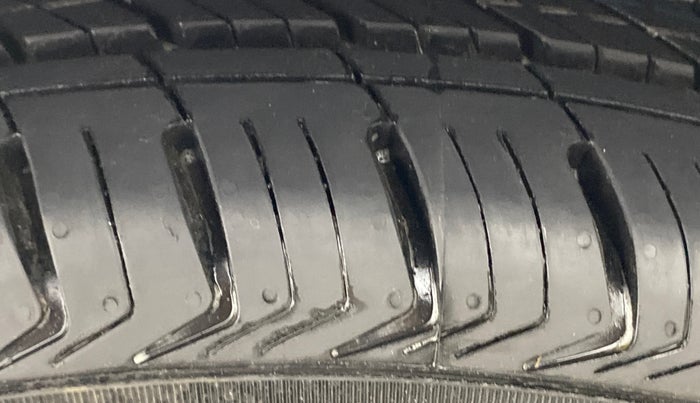 2018 Hyundai Elite i20 ASTA 1.2  CVT, Petrol, Automatic, 42,844 km, Left Front Tyre Tread