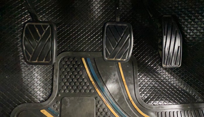 2019 Maruti Baleno DELTA PETROL 1.2, Petrol, Manual, 63,919 km, Pedals