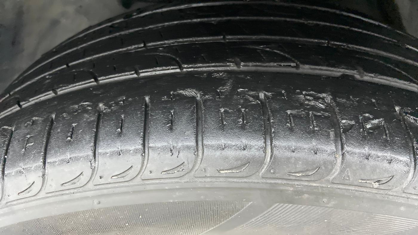 2019 Hyundai Tucson 2WD AT GLS PETROL, Petrol, Automatic, 39,264 km, Left Front Tyre Tread