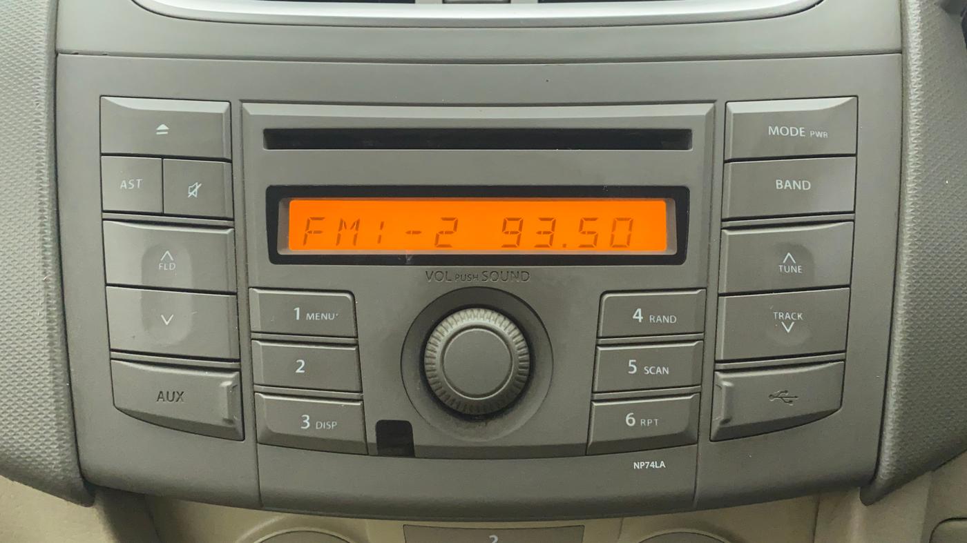 2014 Maruti Ertiga VXI ABS, CNG, Manual, 1,03,994 km, Infotainment System