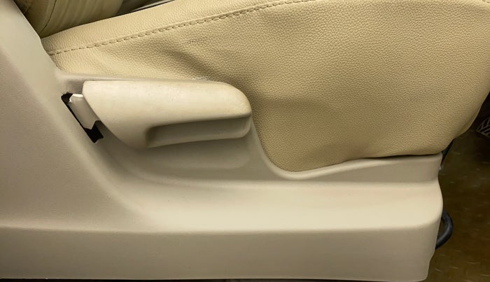 2014 Maruti Ertiga VXI ABS, CNG, Manual, 1,03,994 km, Driver Side Adjustment Panel