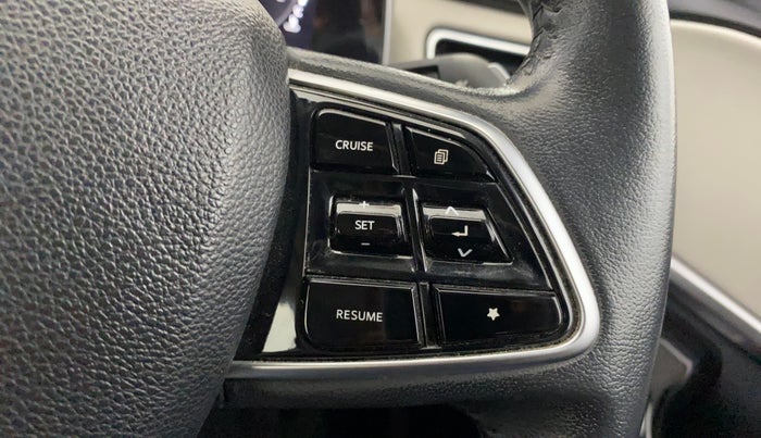 2023 Mahindra XUV700 AX 7 LUXURY D MT 7 STR, Diesel, Manual, 16,953 km, Adaptive Cruise Control