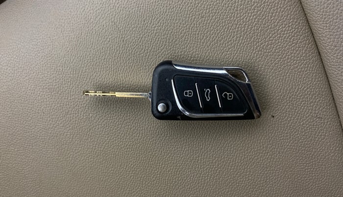 2015 Honda Amaze 1.2L I-VTEC SX, Petrol, Manual, 65,572 km, Key Close Up