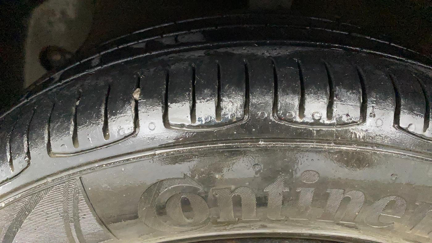 2017 Hyundai Grand i10 MAGNA AT 1.2 KAPPA VTVT, Petrol, Automatic, 67,036 km, Left Front Tyre Tread