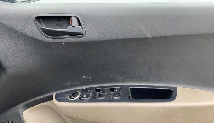 2017 Hyundai Grand i10 MAGNA AT 1.2 KAPPA VTVT, Petrol, Automatic, 67,036 km, Driver Side Door Panels Control