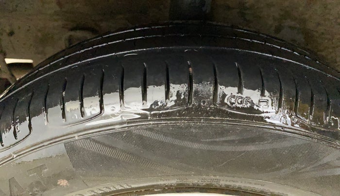 2017 Hyundai Grand i10 MAGNA AT 1.2 KAPPA VTVT, Petrol, Automatic, 67,036 km, Right Rear Tyre Tread