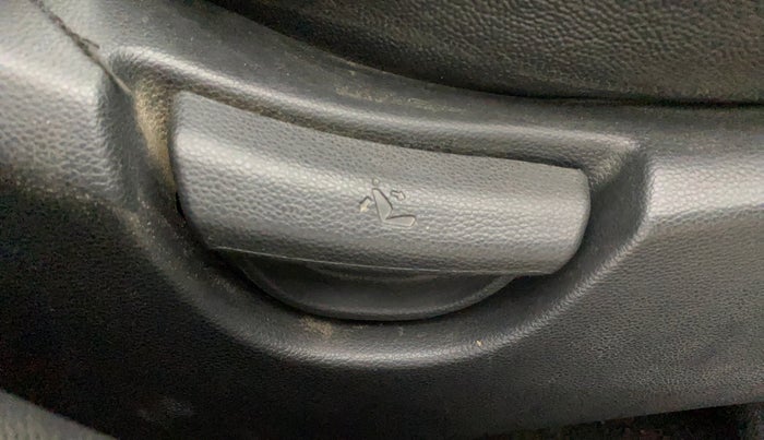 2017 Hyundai Grand i10 MAGNA AT 1.2 KAPPA VTVT, Petrol, Automatic, 67,036 km, Driver Side Adjustment Panel