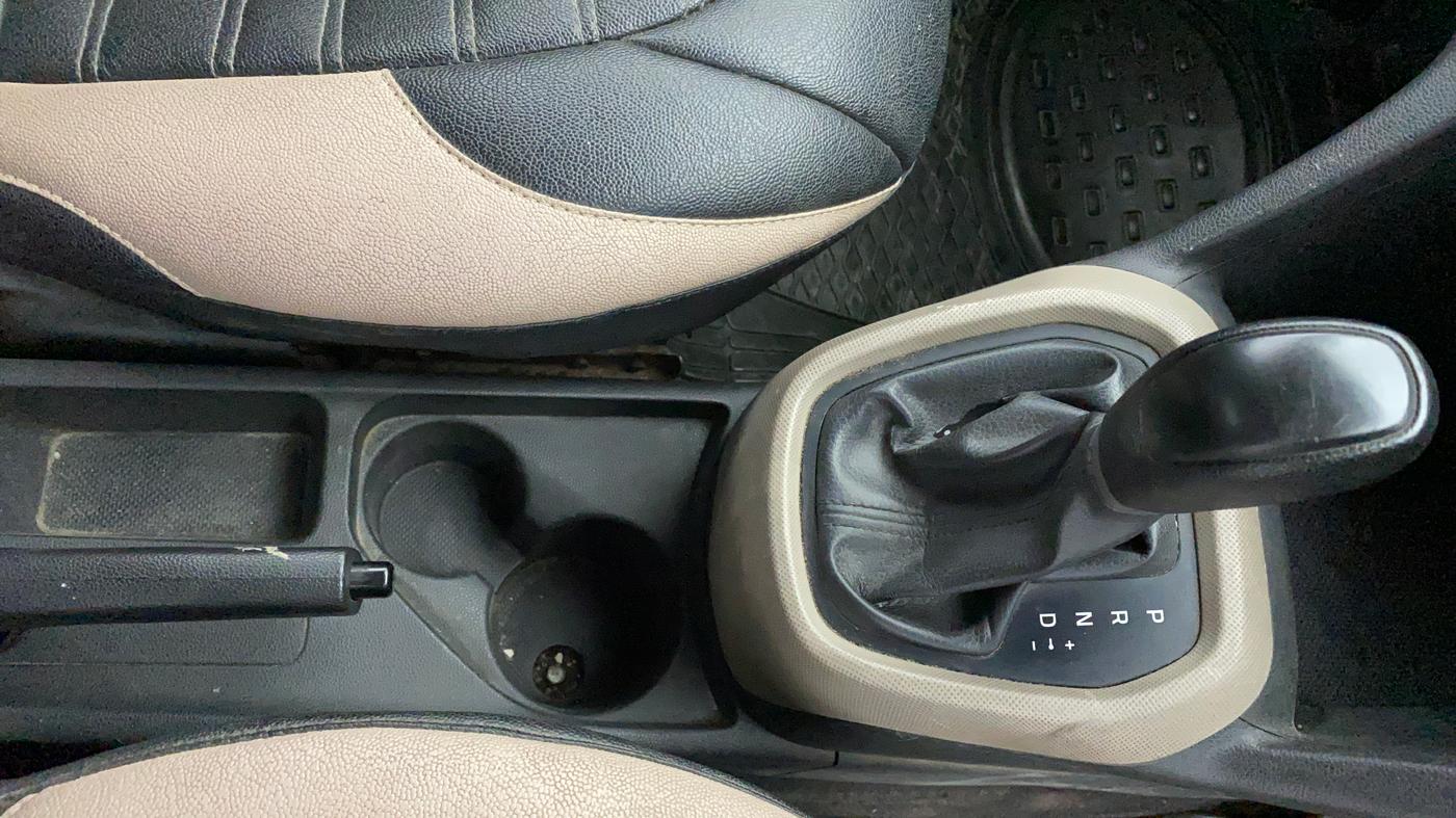 2017 Hyundai Grand i10 MAGNA AT 1.2 KAPPA VTVT, Petrol, Automatic, 67,036 km, Gear Lever
