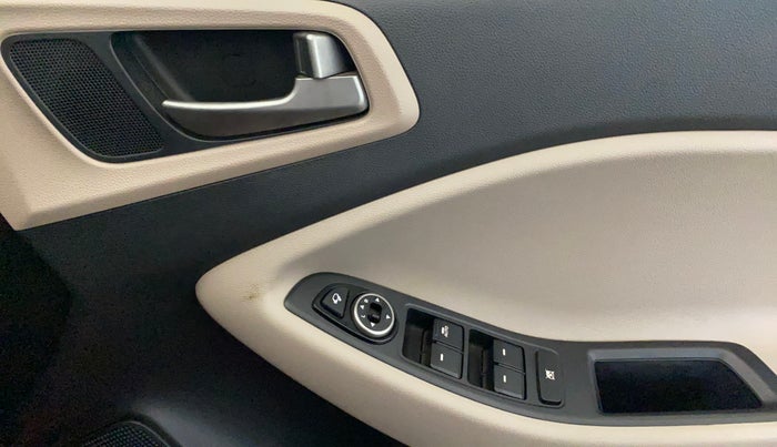 2016 Hyundai Elite i20 ASTA 1.2 (O), Petrol, Manual, 29,454 km, Driver Side Door Panels Control