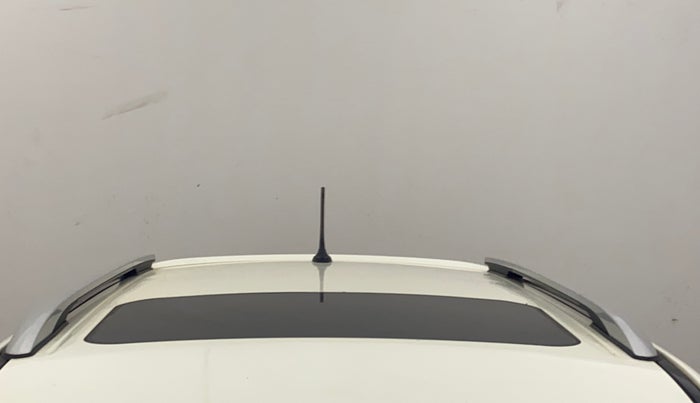 2019 Mahindra XUV300 W8 (O) 1.5 DIESEL AMT, Diesel, Automatic, 1,23,093 km, Moonroof/ Sunroof