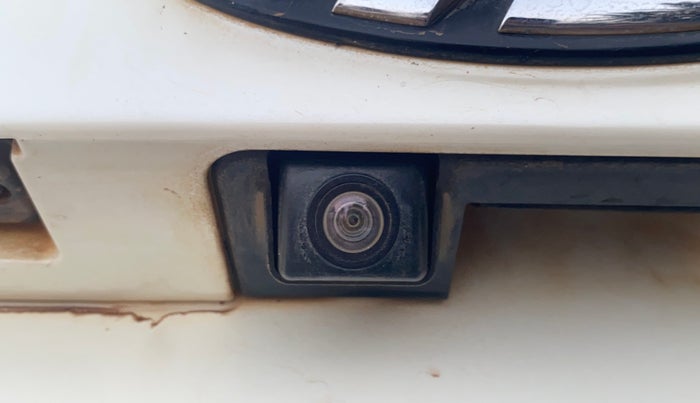 2019 Mahindra XUV300 W8 (O) 1.5 DIESEL AMT, Diesel, Automatic, 1,23,093 km, Parking Camera