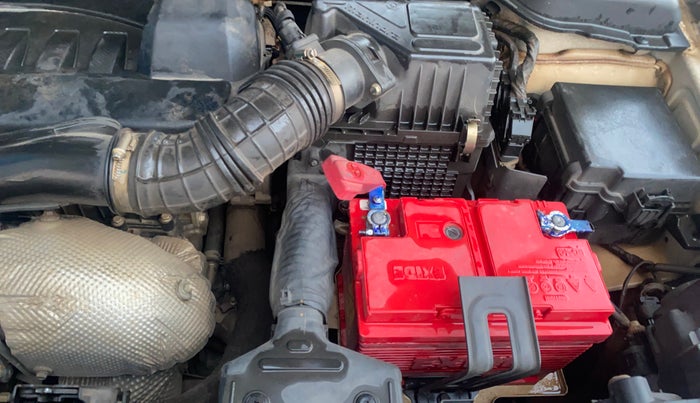 2019 Mahindra XUV300 W8 (O) 1.5 DIESEL AMT, Diesel, Automatic, 1,23,093 km, Engine View - Left