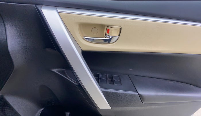 2019 Toyota Corolla Altis VL CVT PETROL, Petrol, Automatic, 25,514 km, Driver Side Door Panels Control