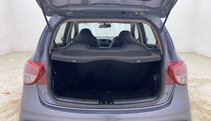 2018 Hyundai Grand i10 MAGNA AT 1.2 KAPPA VTVT, Petrol, Automatic, 79,336 km, Boot Inside