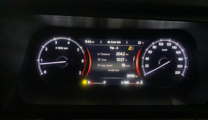 2022 Mahindra XUV700 MX P MT 5 STR, Petrol, Manual, 20,736 km, Odometer Image