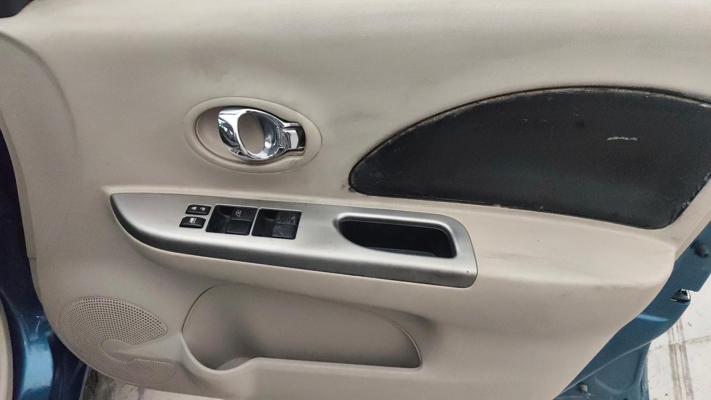 2014 Nissan Micra Active XV, Petrol, Manual, 65,989 km, Driver Side Door Panels Control