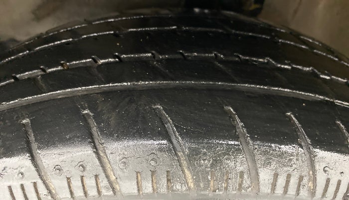 2015 Maruti Celerio ZXI AMT, Petrol, Automatic, 60,581 km, Left Front Tyre Tread