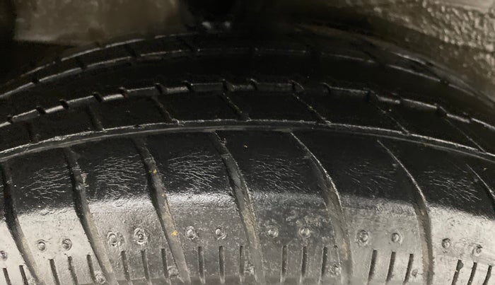 2015 Maruti Celerio ZXI AMT, Petrol, Automatic, 60,581 km, Right Rear Tyre Tread