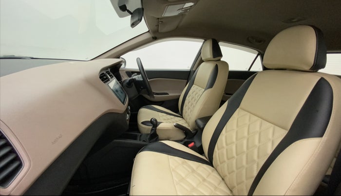 2018 Hyundai Elite i20 SPORTZ 1.2, Petrol, Manual, 77,073 km, Right Side Front Door Cabin