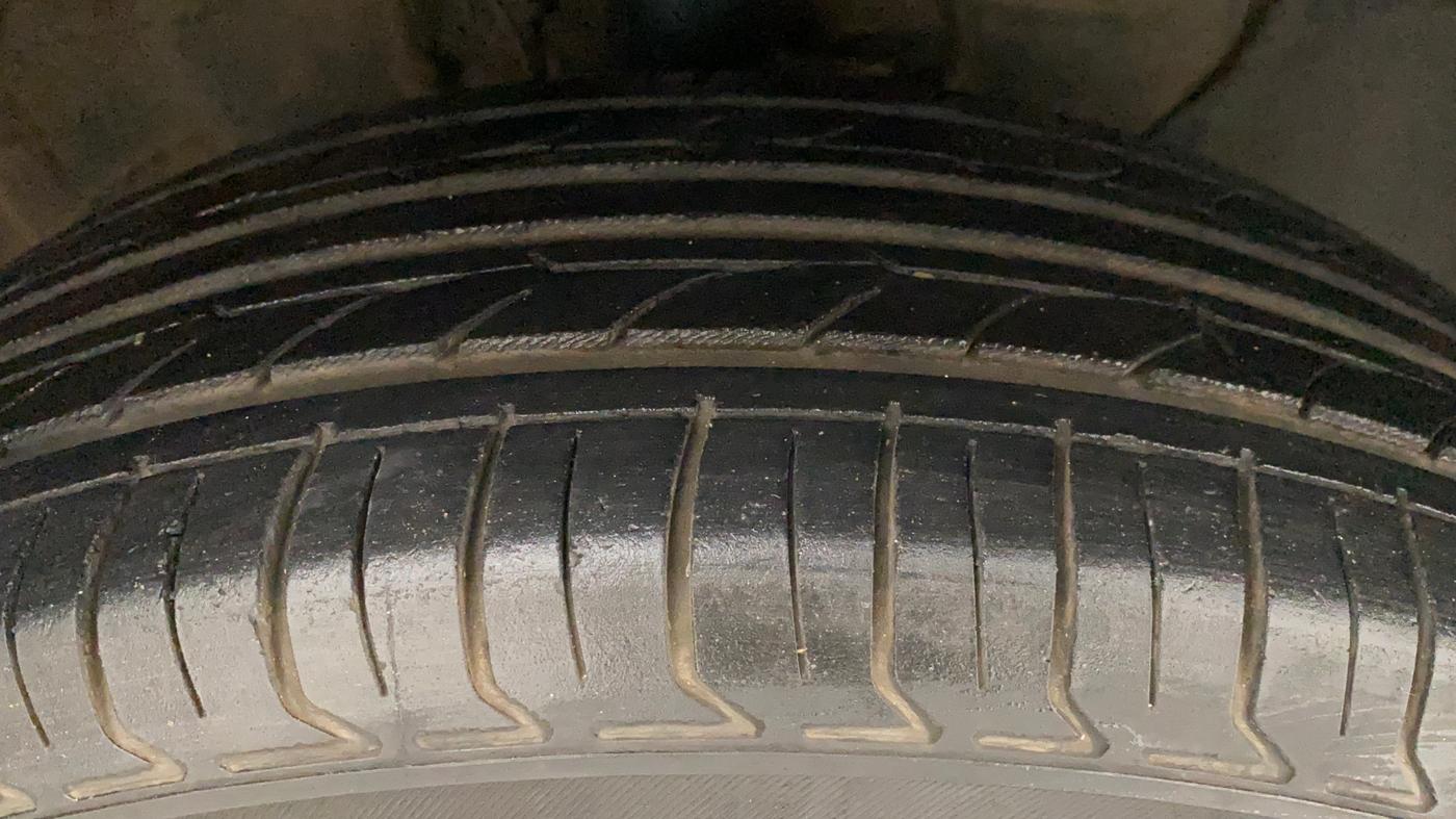2018 Hyundai Elite i20 SPORTZ 1.2, Petrol, Manual, 77,073 km, Right Front Tyre Tread