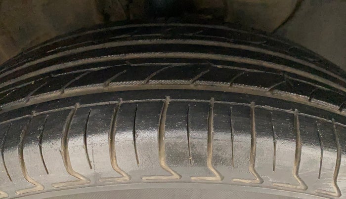 2018 Hyundai Elite i20 SPORTZ 1.2, Petrol, Manual, 77,073 km, Right Front Tyre Tread