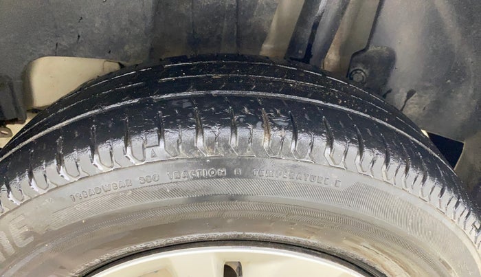 2019 Maruti Swift VXI, Petrol, Manual, 40,477 km, Left Rear Tyre Tread