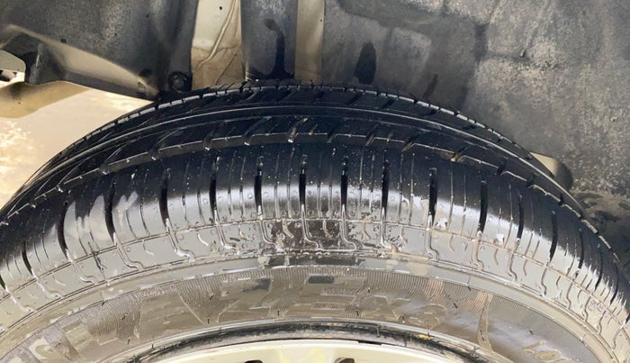 2019 Maruti Swift VXI, Petrol, Manual, 40,477 km, Right Rear Tyre Tread