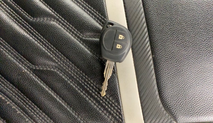 2019 Maruti Swift VXI, Petrol, Manual, 40,477 km, Key Close Up