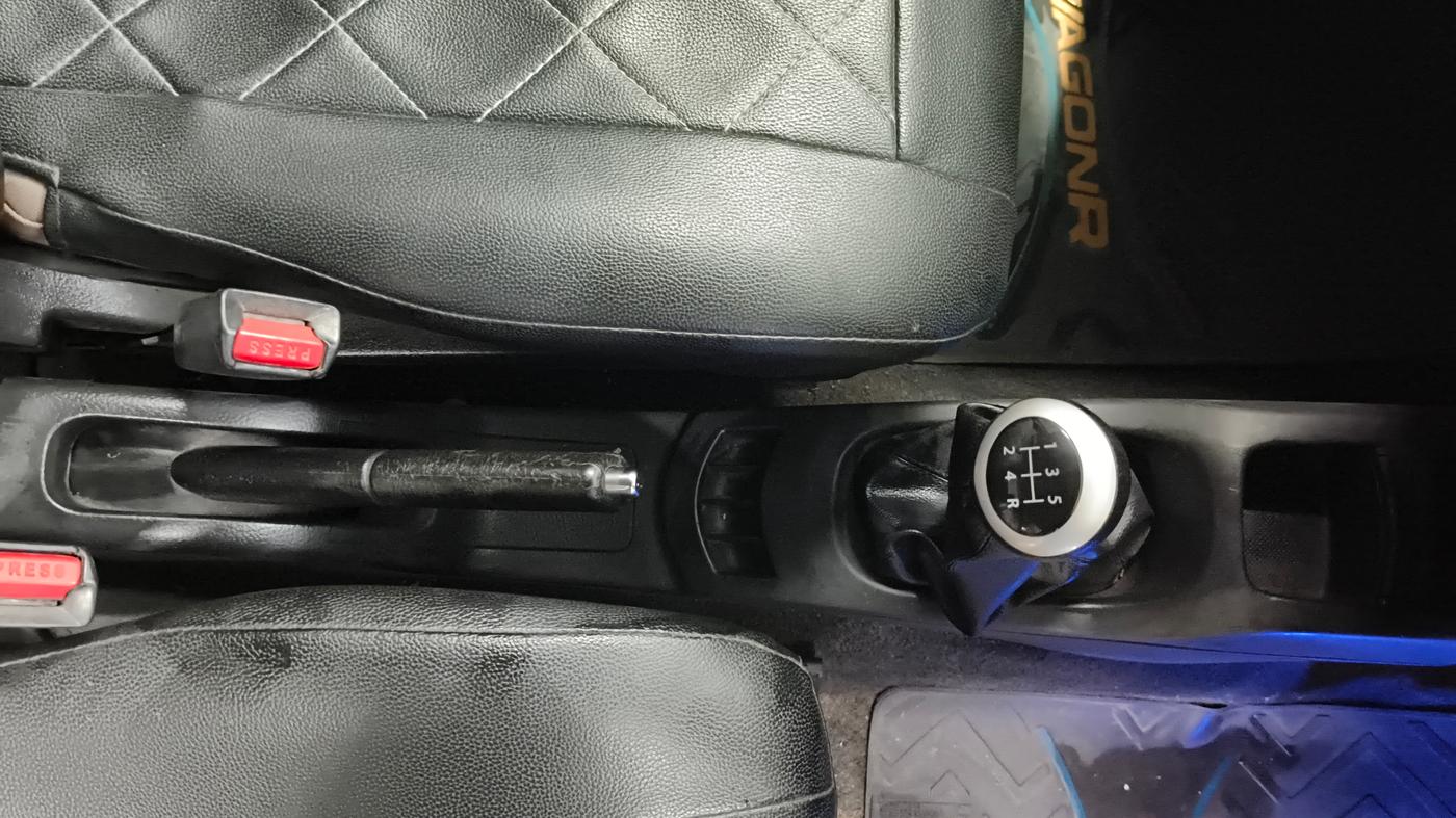 2015 Maruti Wagon R 1.0 VXI, Petrol, Manual, 52,817 km, Gear Lever