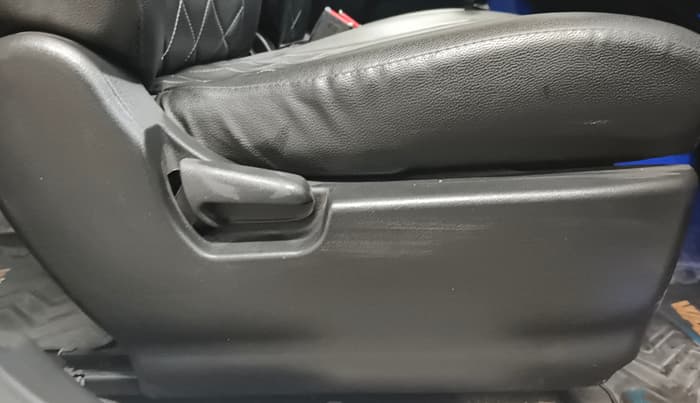 2015 Maruti Wagon R 1.0 VXI, Petrol, Manual, 53,091 km, Driver Side Adjustment Panel