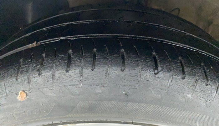 2017 Hyundai Verna 1.6 SX VTVT, Petrol, Manual, 48,460 km, Left Front Tyre Tread