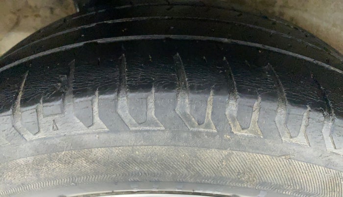 2017 Hyundai Verna 1.6 SX VTVT, Petrol, Manual, 48,460 km, Right Rear Tyre Tread