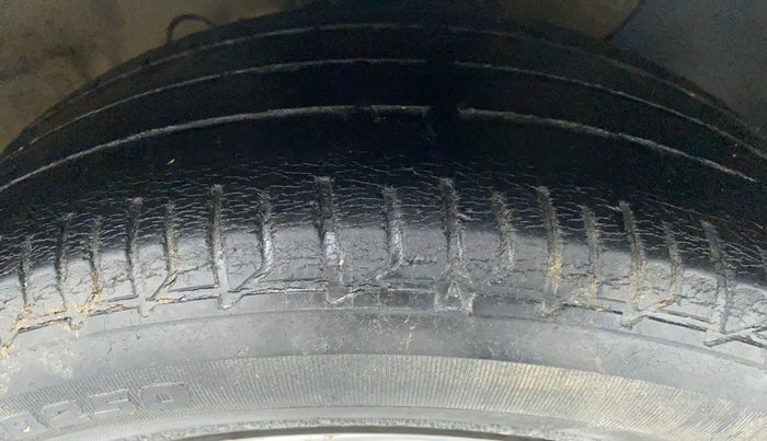 2017 Hyundai Verna 1.6 SX VTVT, Petrol, Manual, 48,460 km, Right Front Tyre Tread
