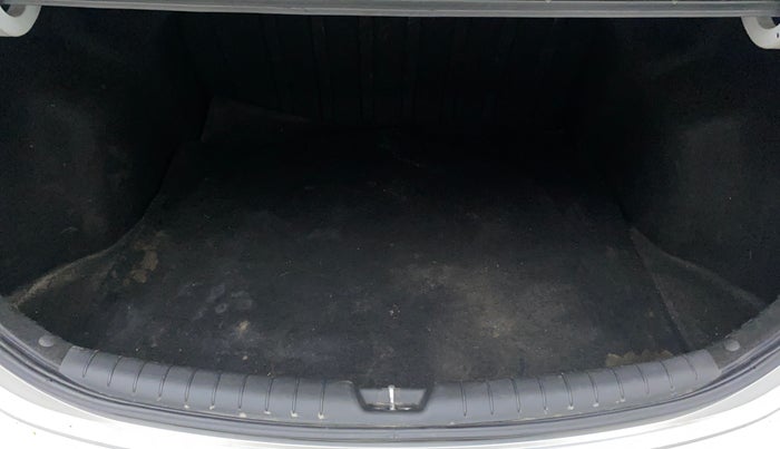 2017 Hyundai Verna 1.6 SX VTVT, Petrol, Manual, 48,460 km, Boot Inside