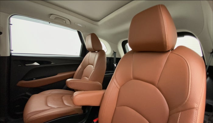 2020 MG HECTOR PLUS SHARP, Diesel, Manual, 26,508 km, Right Side Rear Door Cabin
