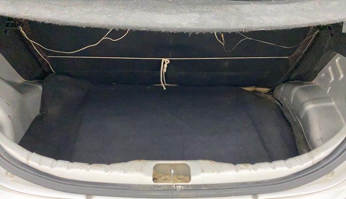 2016 Hyundai Eon ERA +, Petrol, Manual, 81,419 km, Boot Inside