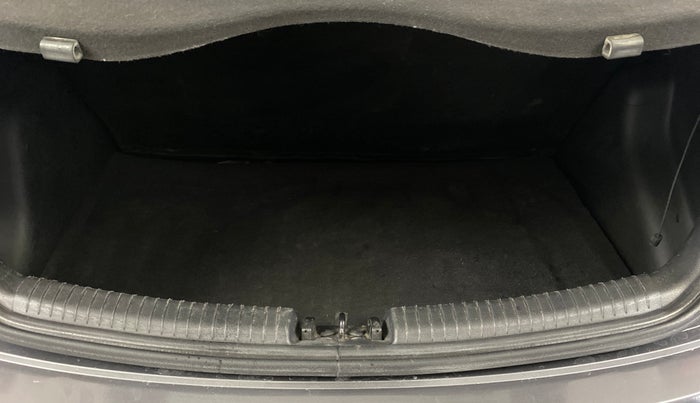 2016 Hyundai Grand i10 SPORTZ 1.2 KAPPA VTVT, Petrol, Manual, 51,478 km, Boot Inside