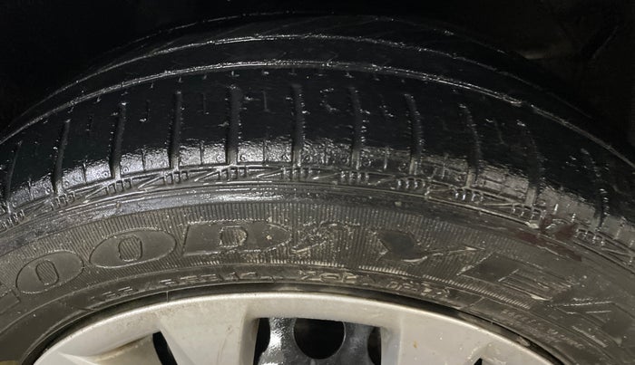 2016 Hyundai Grand i10 SPORTZ 1.2 KAPPA VTVT, Petrol, Manual, 51,478 km, Right Front Tyre Tread