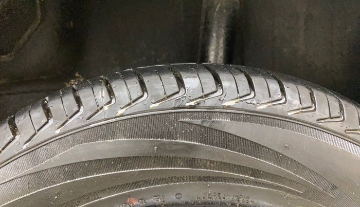 2018 Datsun Redi Go T(O) 1.0, Petrol, Manual, 1,03,464 km, Left Rear Tyre Tread