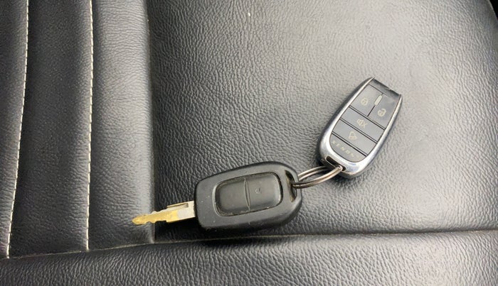 2018 Datsun Redi Go T(O) 1.0, Petrol, Manual, 1,03,464 km, Key Close Up