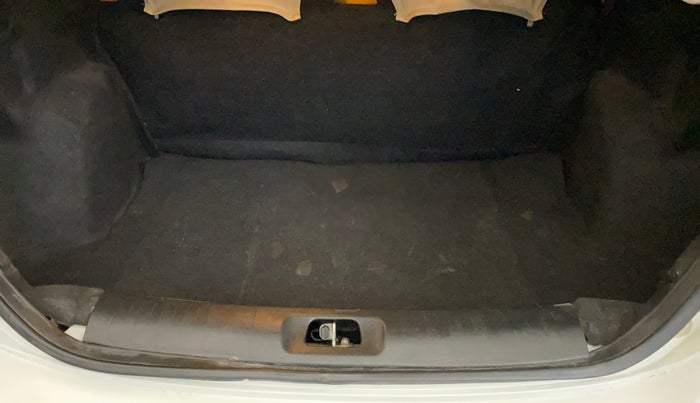 2015 Maruti Swift Dzire LXI (O), Petrol, Manual, 50,123 km, Boot Inside